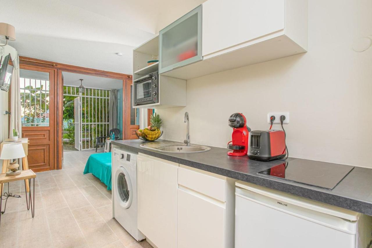 Studio Corail 5 min à pied de la plage - 1BR Studio 5min walk from nice beach Sainte-Anne Exterior foto